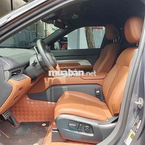 VF9 Plus 24 đký 25 - Lướt 4.000km - XHĐ cao