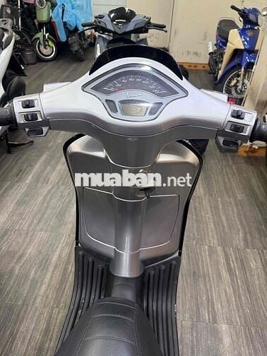 Vespa sprint bạc posche , chính chủ