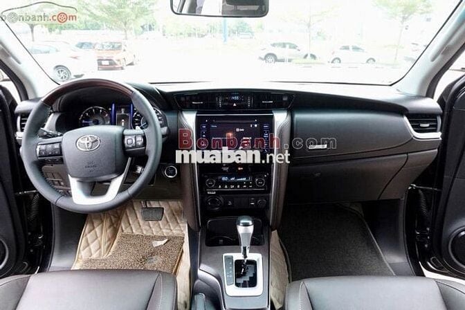 Xe Toyota Fortuner 2.8V 4x4 AT 2018 - 855 Triệu