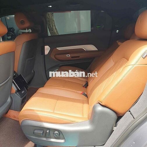 VF9 Plus 24 đký 25 - Lướt 4.000km - XHĐ cao