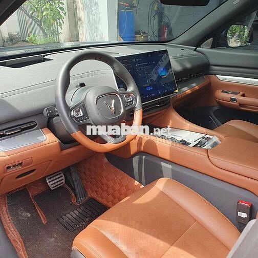 VF9 Plus 24 đký 25 - Lướt 4.000km - XHĐ cao