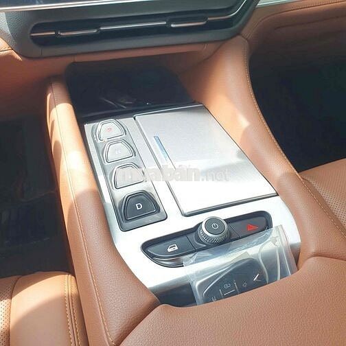 VF9 Plus 24 đký 25 - Lướt 4.000km - XHĐ cao