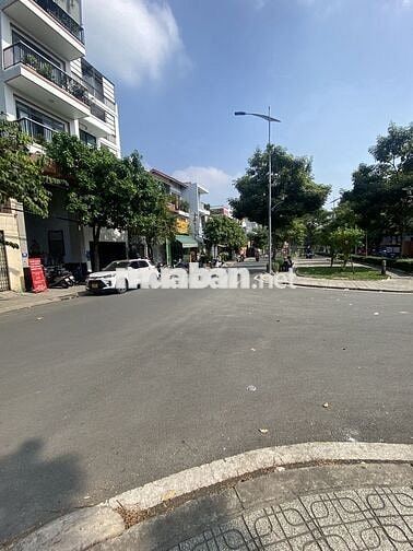 CHO THUÊ TÒA BUILDING MẶT TIỀN Đ.PHẠM HUY THÔNG (HẦM TRỆT 5 LẦU 6X21m)