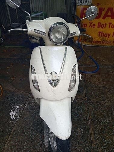 Xe máy Attila màu trắng sản xuất 2009