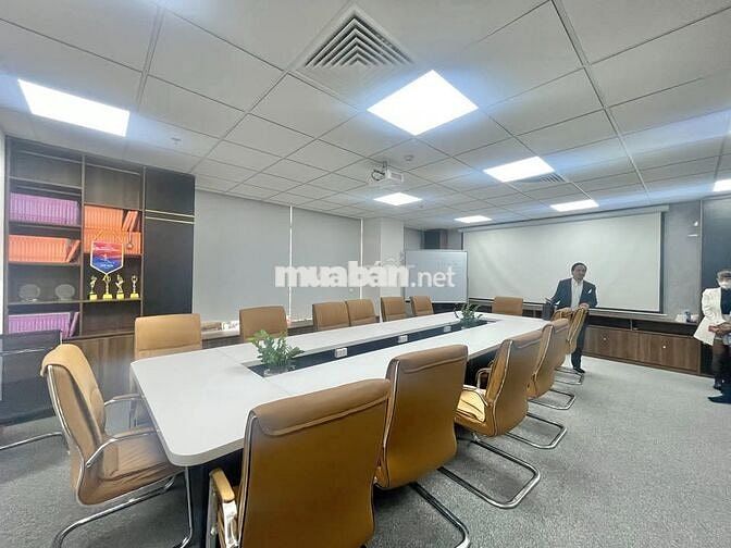 Cho thuê văn phòng 75m2 tại Phố Chùa Láng đường ô tô tránh nhau.