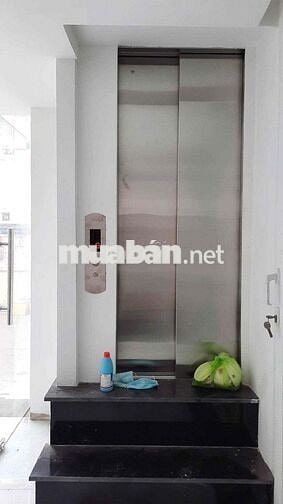 CHO THUÊ NHÀ MỚI RỘNG SUỐT CÓ THANG MÁY .CĂN GÓC NGANG 6M - HXH THÔNG