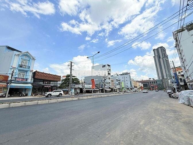 Cho thuê nhà có thang máy trần văn hoài gần vincom xuân khánh 40 triệu