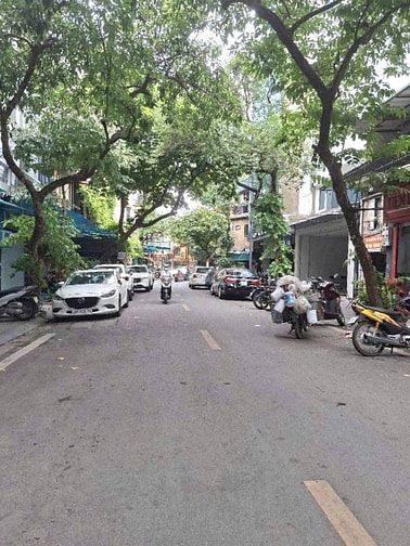 CỰC HIẾM CHỈ HƠN 700TR/M2 MẶT PHỐ NGUYỄN DU - 141M2 - MẶT TIỀN HOA HẬU