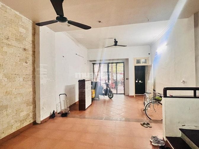 Bán nhà Hoàng Cầu, 1 nhà ra phố, ngõ ô tô, 60m2 x 4 tầng, Giá 18 tỷ