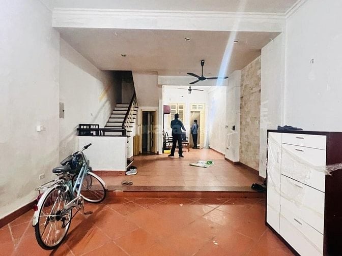 Bán nhà Hoàng Cầu, 1 nhà ra phố, ngõ ô tô, 60m2 x 4 tầng, Giá 18 tỷ