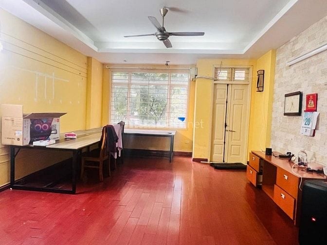 Bán nhà Hoàng Cầu, 1 nhà ra phố, ngõ ô tô, 60m2 x 4 tầng, Giá 18 tỷ