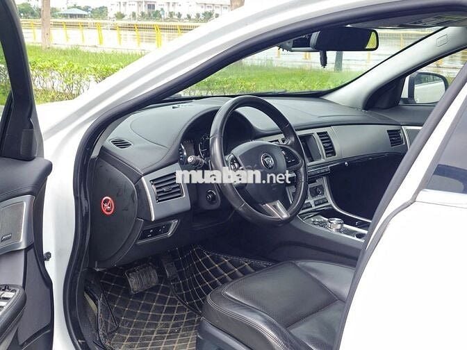 Jaguar XF 2014 2.0 AT - 125000 km