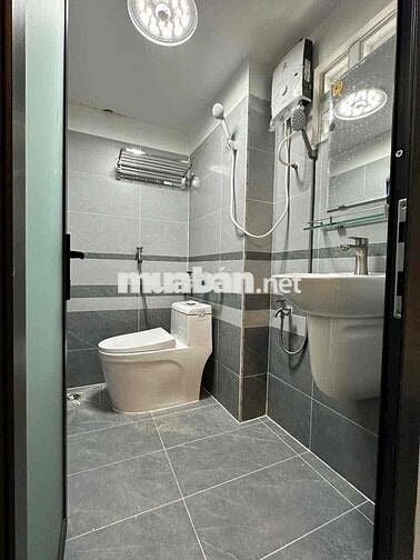 Giảm 1 Tỷ, Bán CHDV 5 tầng, Dòng tiền 80tr/Th, ngay Hoàng Diệu 2