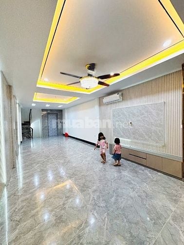 BÁN NHÀ trong ngõ ngõ 101 phố Trạm, phường Long Biên 60m2x 7 tầng