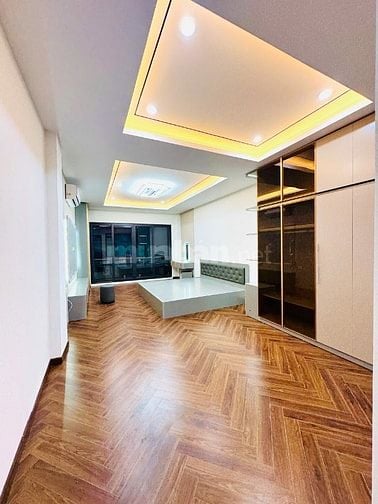 BÁN NHÀ trong ngõ ngõ 101 phố Trạm, phường Long Biên 60m2x 7 tầng
