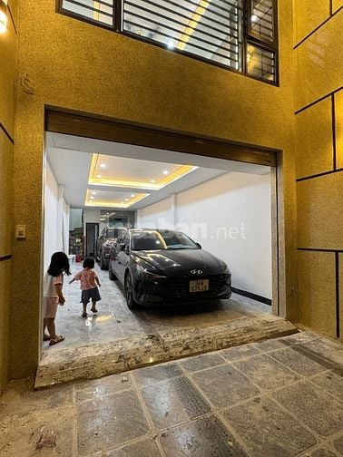 BÁN NHÀ trong ngõ ngõ 101 phố Trạm, phường Long Biên 60m2x 7 tầng