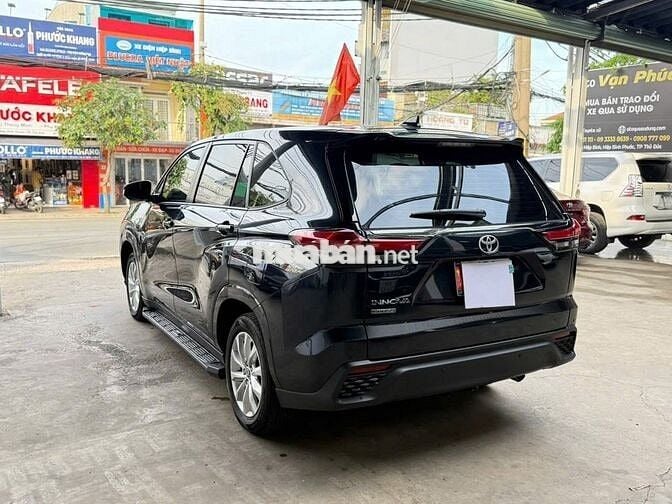 Toyota Innova 2025 Cross 2.0 CVT - 11,000 km.