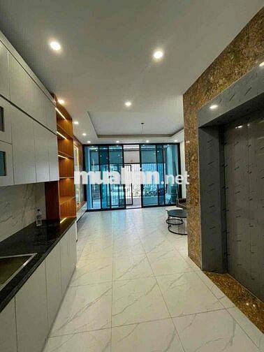 Bán Nhà 38m2-10 Tỷ Ngã Tư Phạm Văn Đồng Xuân Thuỷ 6 Tầng Thang Máy