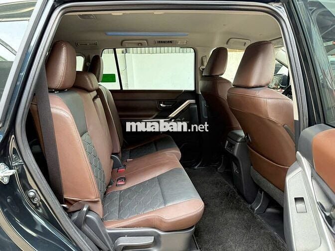 Toyota Innova 2025 Cross 2.0 CVT - 11,000 km.