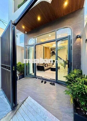NHÀ CAO CẤP - HẺM 124 MẬU THÂN