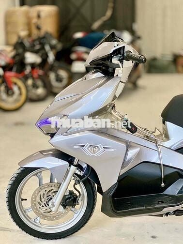 🔥Honda Air Blade 125 2018 BSTP – Màu bạc đẹp keng🔥