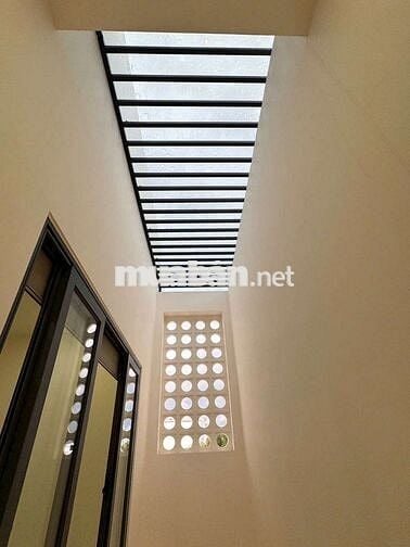 NHÀ CAO CẤP - 3 PHÒNG NGỦ - HẺM 388J NGUYỄN VĂN CỪ
