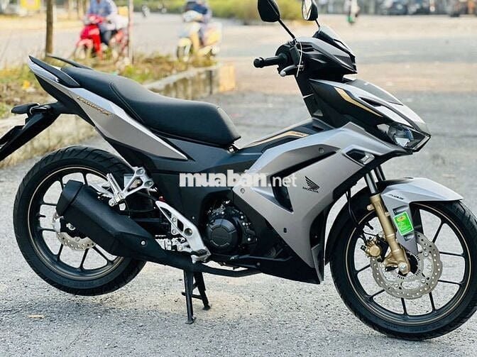 Xe máy Honda Winner X màu bạc côn tay