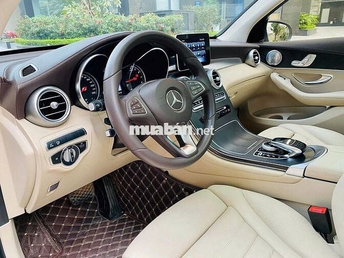 Mercedes Benz GLC300 -  sx 2018  - 5v km