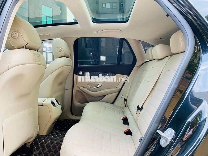 Mercedes Benz GLC300 -  sx 2018  - 5v km
