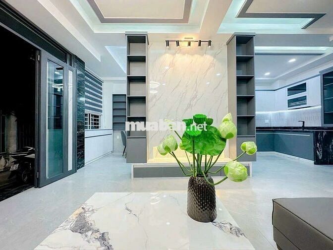nhà mới đẹp giá họp lý. mà còn ở q7 nữa khách ơi.liên hêk e để mua nhe