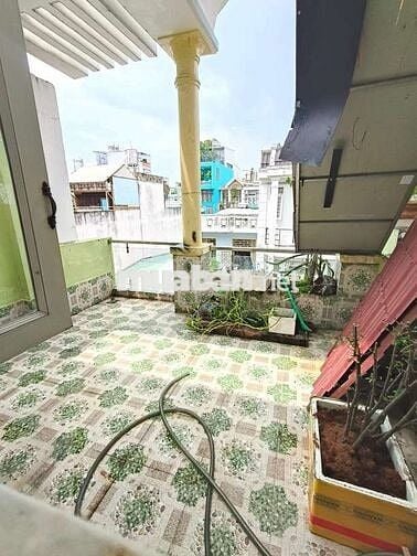 CHO THUÊ PHÒNG – CÓ CỬA SỔ VÀ BAN CÔNG TRỒNG CÂY CHILL CHILL
