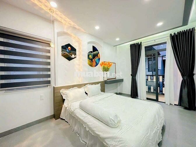 nhà mới đẹp giá họp lý. mà còn ở q7 nữa khách ơi.liên hêk e để mua nhe