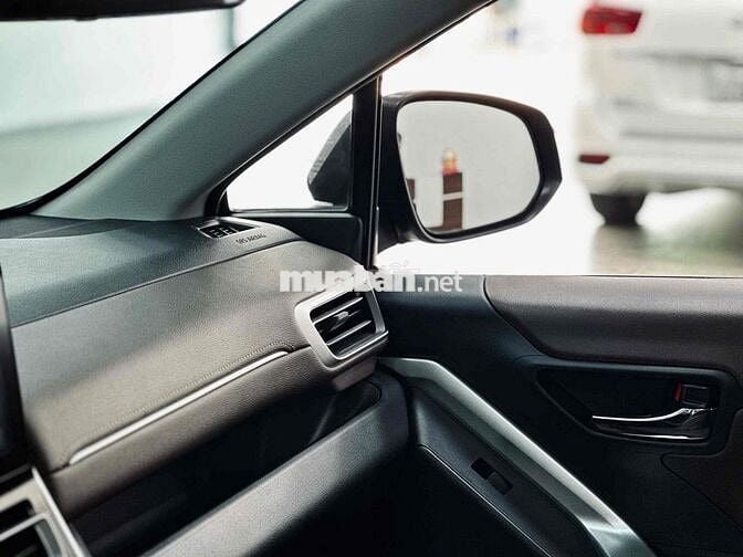 Toyota Innova Cross 2025 - 11000 Km