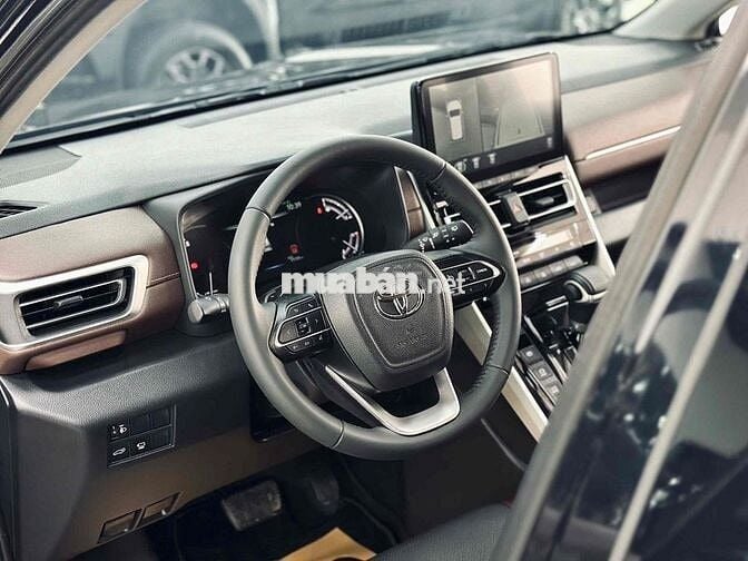 Toyota Innova Cross 2025 - 11000 Km