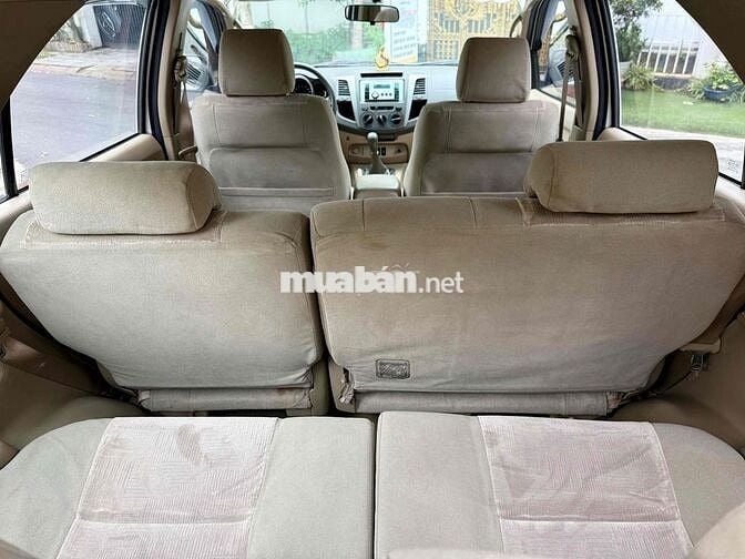 Toyota Fortuner 2011 2.5G dầu số sàn, full ghế nỉ
