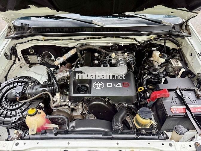 Toyota Fortuner 2011 2.5G dầu số sàn, full ghế nỉ
