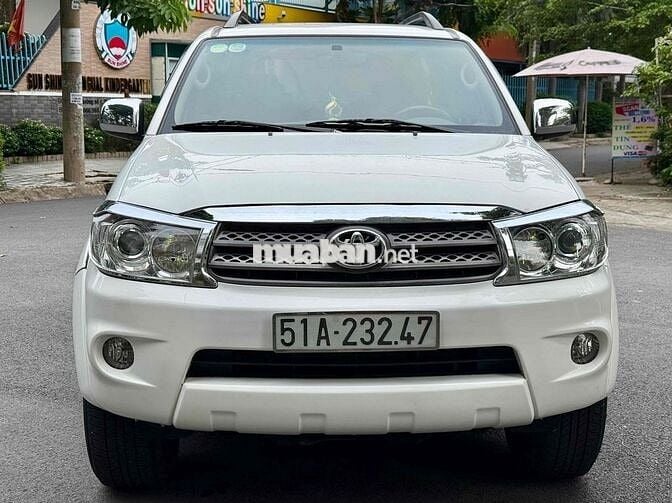 Toyota Fortuner 2011 2.5G dầu số sàn, full ghế nỉ
