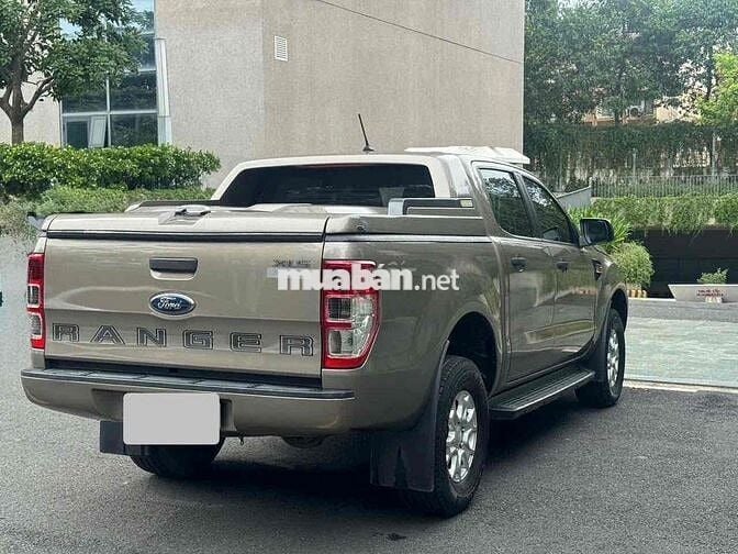 Ford Ranger XLS 2015 2.2L 4x2 AT hợp đi “cày”