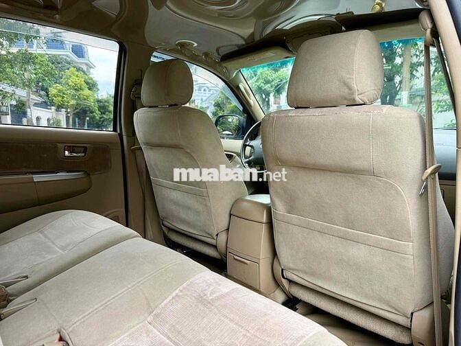 Toyota Fortuner 2011 2.5G dầu số sàn, full ghế nỉ