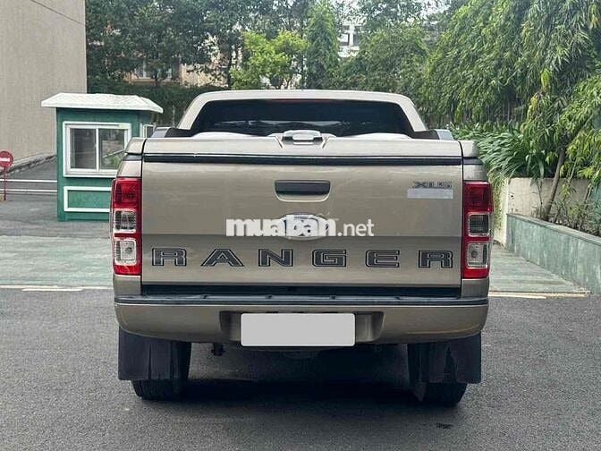 Ford Ranger XLS 2015 2.2L 4x2 AT hợp đi “cày”