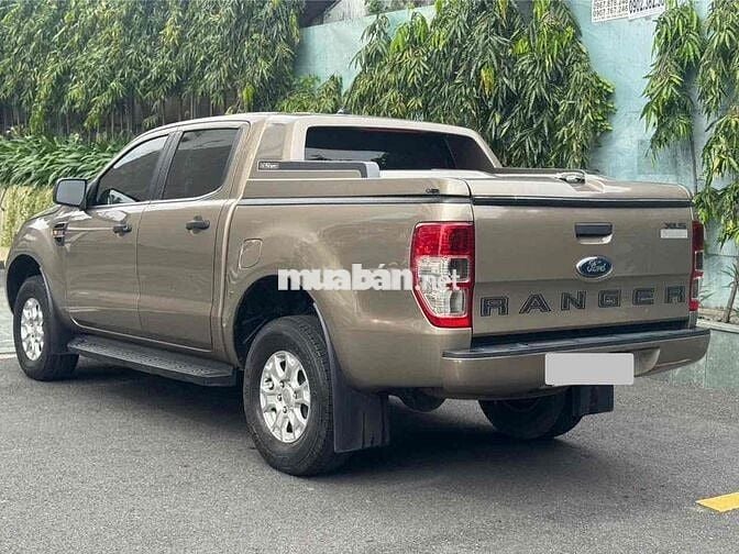 Ford Ranger XLS 2015 2.2L 4x2 AT hợp đi “cày”