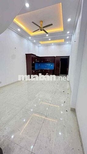 cho thuê nhà quang trung p11 (4x28m) siêu rộng