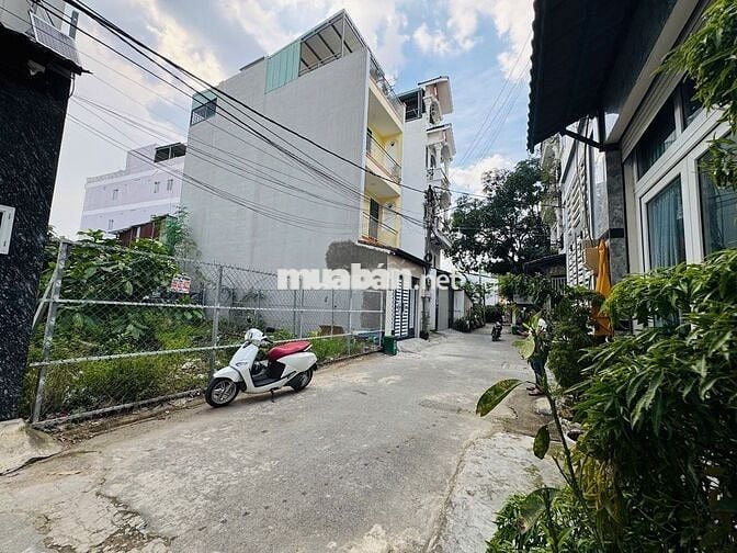 *** lô đất vuông đẹp trung tâm Thủ Đức giá siêu hiểm chỉ 100tr/m2