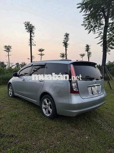 Mitsubishi Grandis 2008 2.4 AT