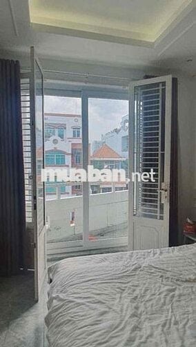 Cho thuê căn hộ Studio Ban công Q4 gần ĐH Luật, ĐH Nguyễn Tất Thành