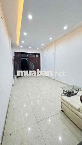 cho thuê nhà quang trung p11 (4x28m) siêu rộng