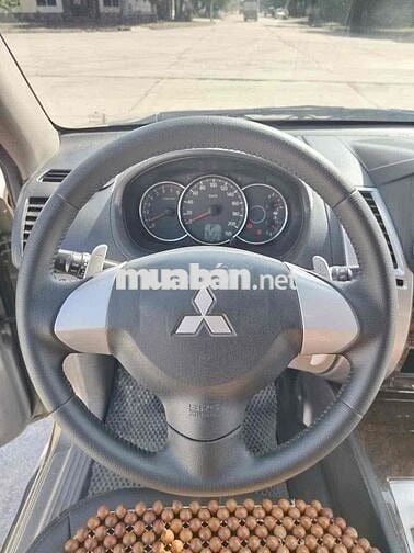 Mitsubishi Pajero Sport 2015