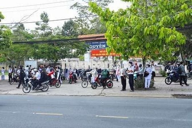 Nhà e bán vườn sầu riêng Chơn Thành giá rẻ 360 triệu