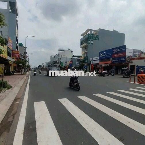 CHO THUÊ NHÀ SÂN VƯỜN 8x35 MẶT TIỀN BHH B.ÌNH T.ÂN 45TR/ 1THÁNG.
