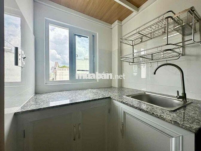 CHO THUÊ PHÒNG GÁC CAO FULL NỘI THẤT CÁCH ĐH NGUYỄN TẤT THÀNH 300m